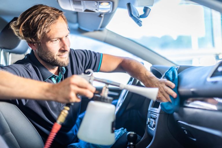 Innenraumreinigung fürs Auto